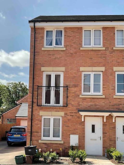 Trusted 3 Story Townhouse Apartment Wells Exterior photo